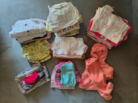 lot 57 pièces habits fille - taille dès nouveau né à 80