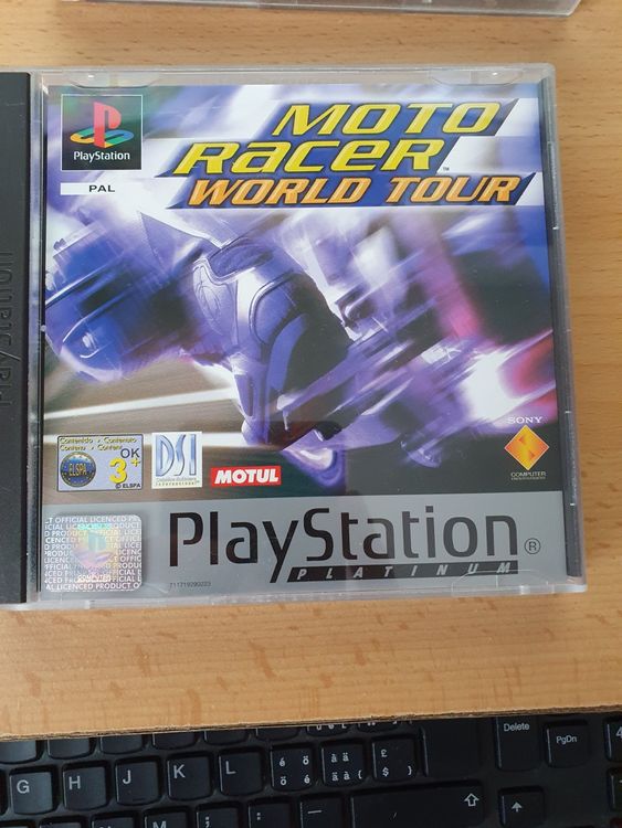 Moto Racer World Tour Playstation pas cher - Meilleures ofes sur le neuf et l'occasion