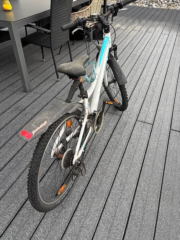 Biciclette: Vélo de fille BLANC  – Usato da la Tour-de-Trême venduto da lolodav 3
