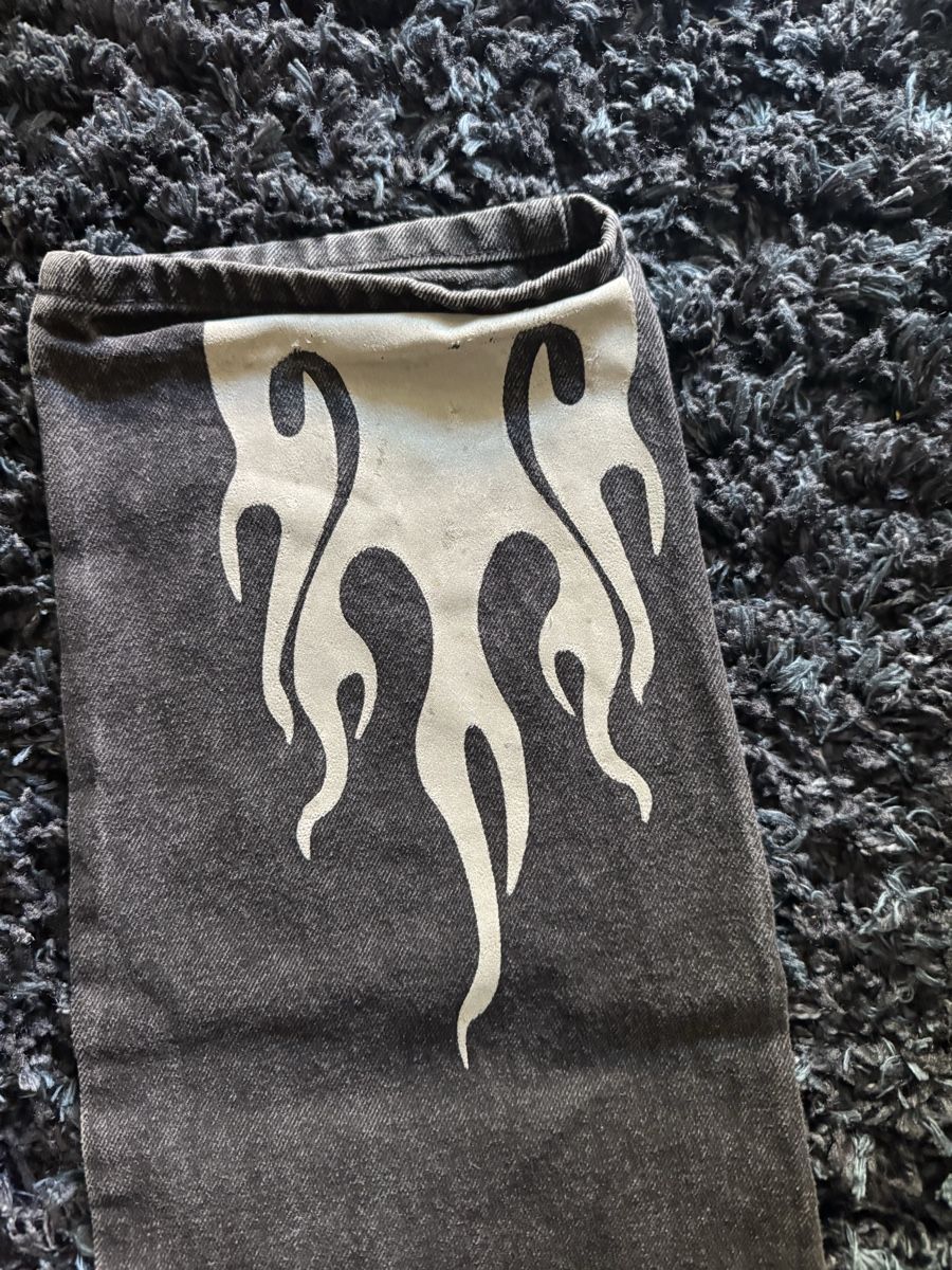 Jeans: Trapstar slimfit Jeans – Usato da Luzern venduto da Neonpigeon 4