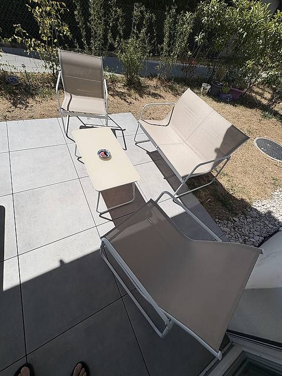 Set di tavolo e panche: SALON DE JARDIN DÉJÀ MONTÉ – Usato da Peseux venduto da san_9bqc 2
