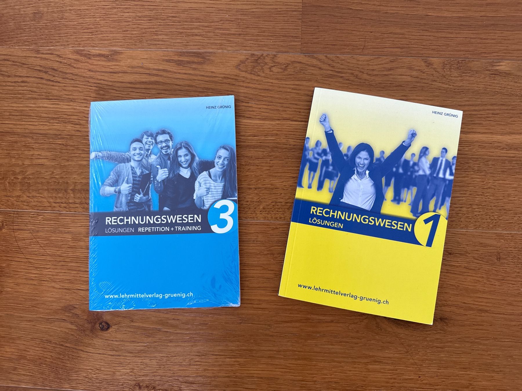 Bücher: Rechnungswesen KV/WR-Gymi – Neu und originalverpackt aus Bonstetten von sme_xv8v 2