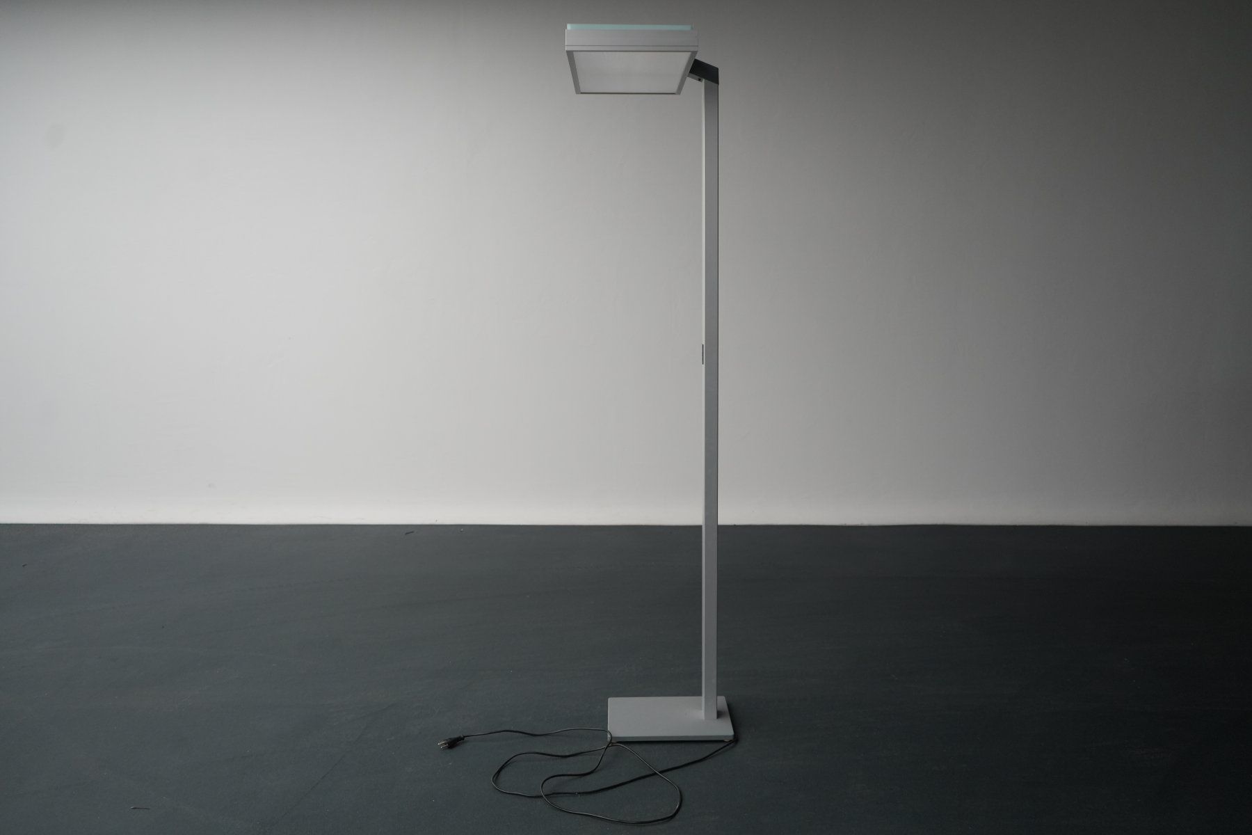 Lampade: Stehlampe Metall Silber – Usato da Safenwil venduto da EFAGSafenwil5745