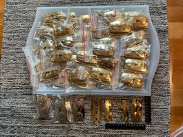 100 Gürtelschnallen Restposten