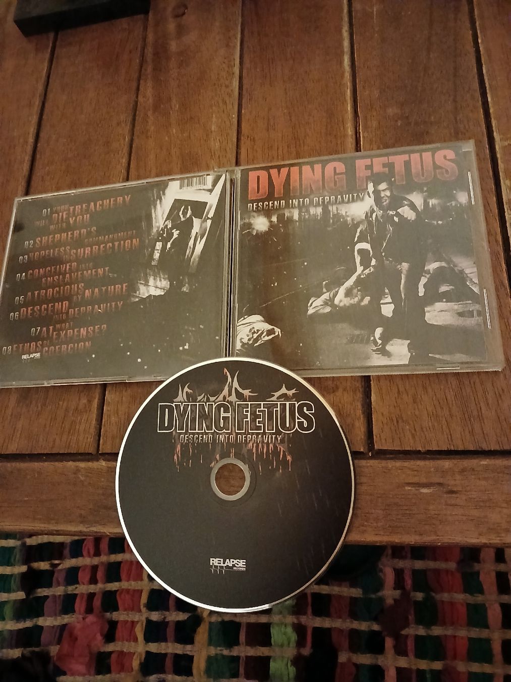 CDs: dying fetus- descend... – Gebraucht aus St-Cergue von VeganWarrior