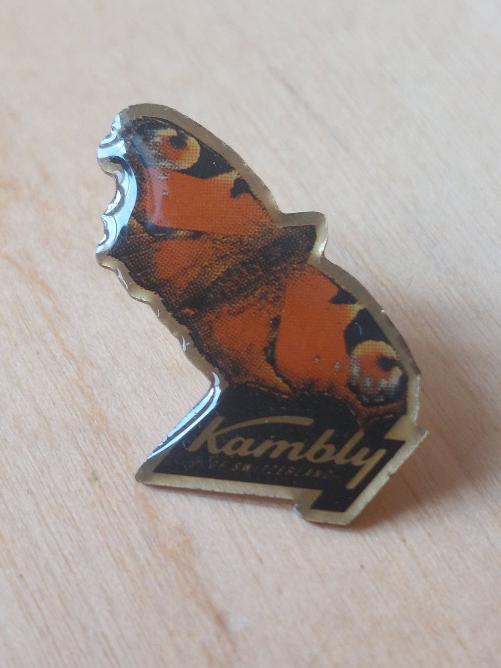 Placchette & Badge: KAMBLY - PIN – Usato da Gipf - Oberfrick venduto da Esnoopy 3