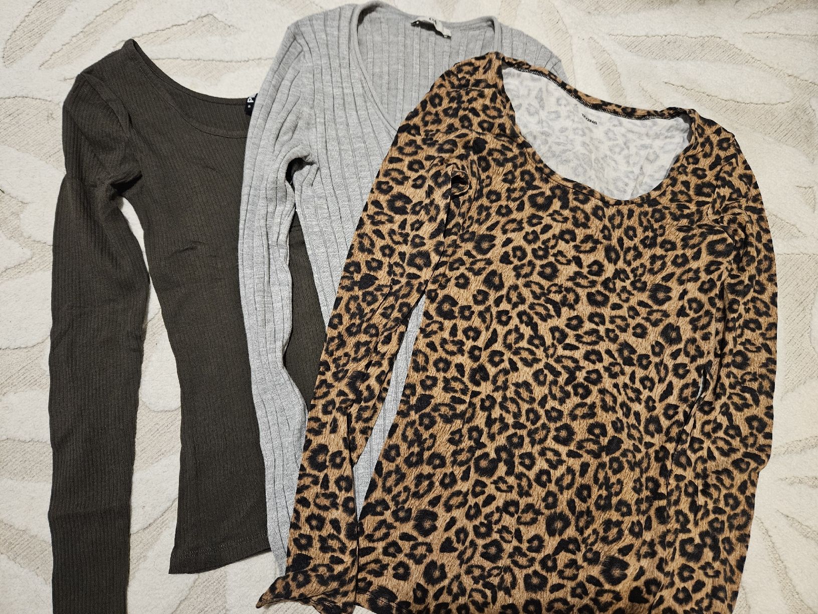 Kleiderpakete: Langarm tops/Gr S-M – Gebraucht aus Baar von BlackCat_13