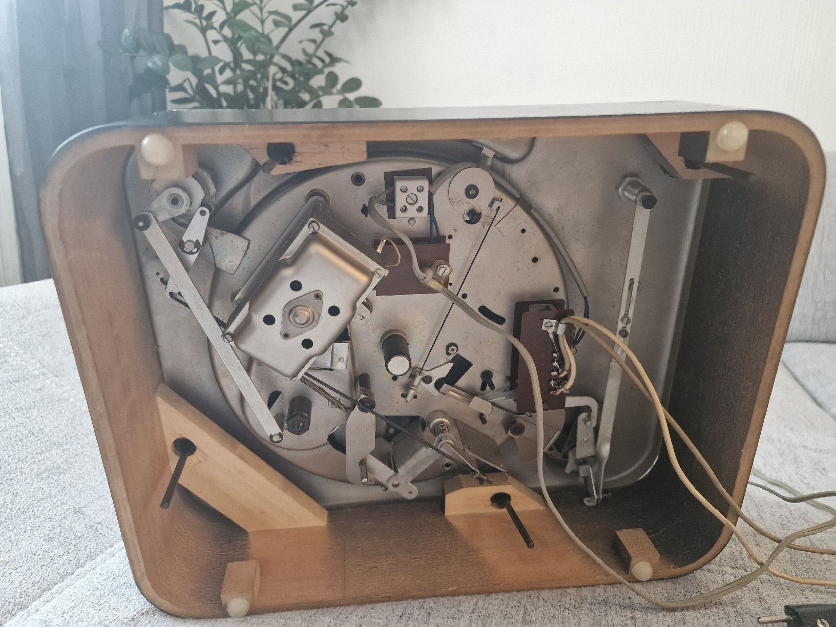 Thorens Giradischi: tourne disque Thorens td 135 – Usato da La Chaux-de-Fonds venduto da Ric_m628 1