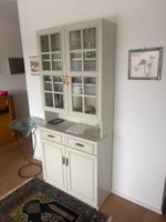 Vitrine cremefarben mit Glasschrank sehr guter Zustand