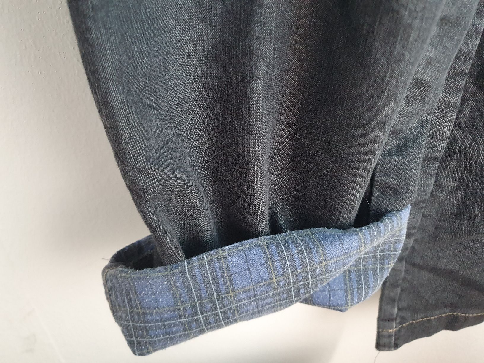 Jeans: Schwarze, gefütterte Jeans Grösse 40 – Gebraucht aus Schönenwerd von pomodor 1