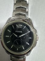 Montre Fossil homme argentée, bon état, pour toutes saisons.