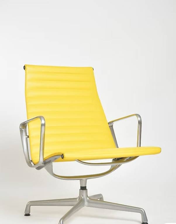 Poltrone: Charles & Ray Eames Lounge Chair EA115 – Usato da Zürich venduto da IndividumCH 2