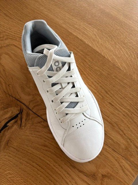 On Chaussures femmes: ON Damenschuh, 2 Paar – Neuf (Voir description) à Wauwil par willibilli