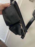 Crossbodybag aus schwarzem Leder