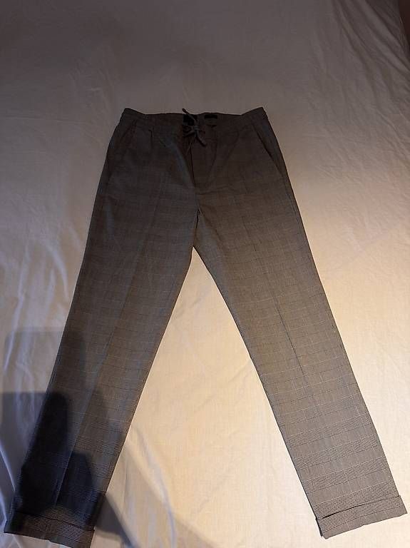 Pantaloni: Stoffhose Grau – Usato da Regensdorf venduto da Jazmyn307