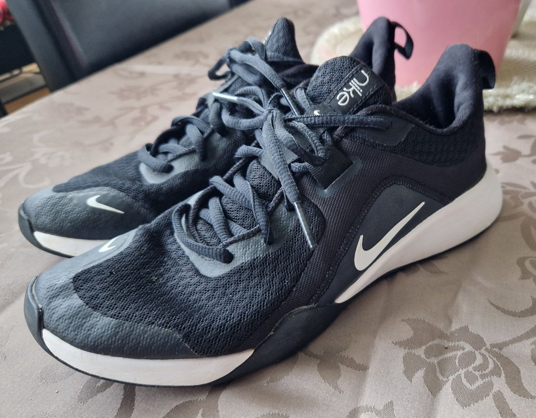 Nike Scarpe da donna: Nike Schuhe Grösse 38 Schwarz – Usato da Zürich venduto da sirstians000 1