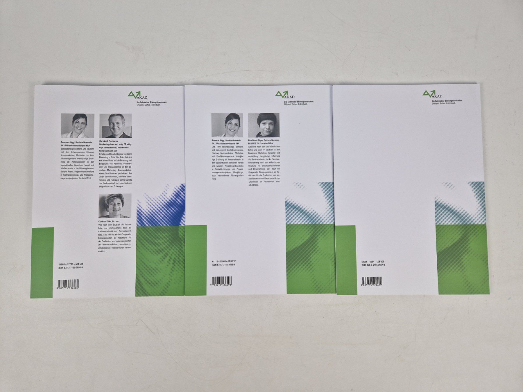 Livres: Kursprogramm "Kommunikation" – D'occasion à Muhen par Restwert_Muhen 1