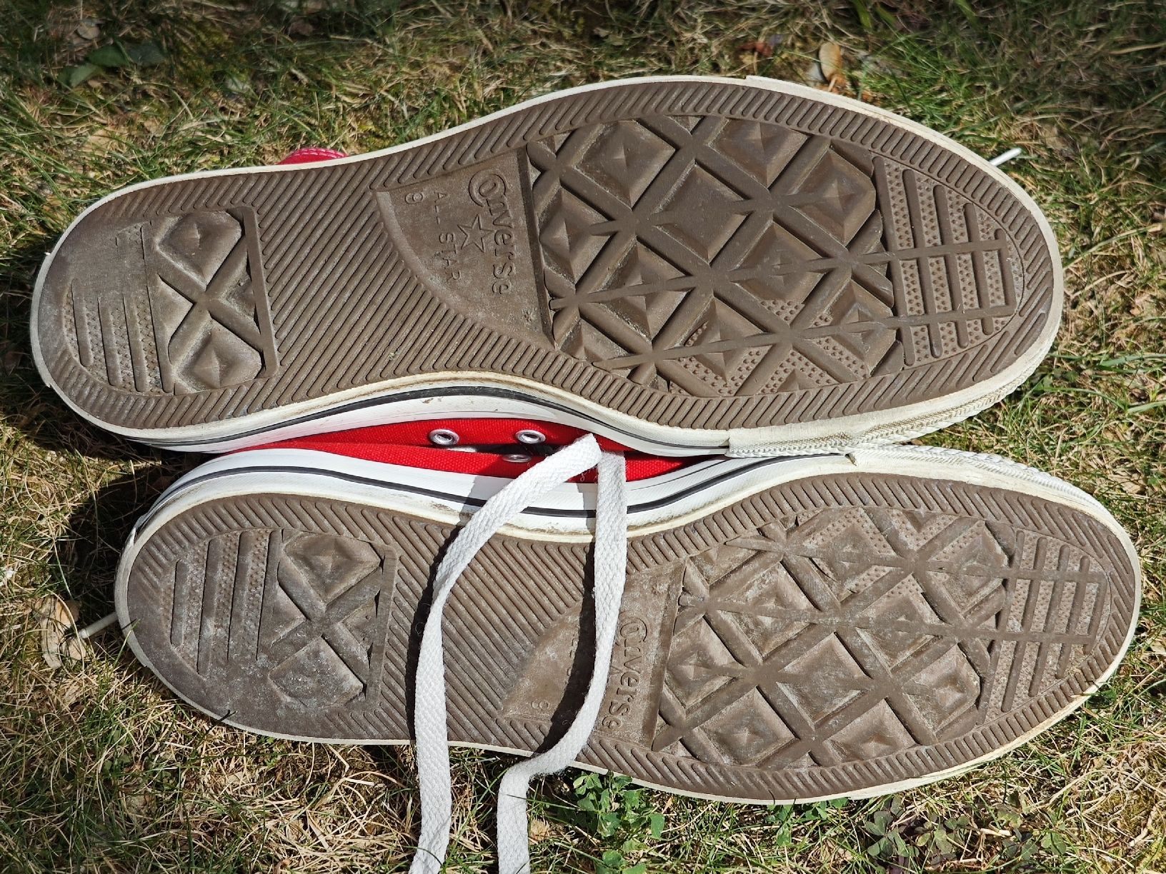 Converse Scarpe da uomo: Converse Chuck Taylor rot Grösse 42.5 gebraucht – Usato da Zürich venduto da Nate33 6
