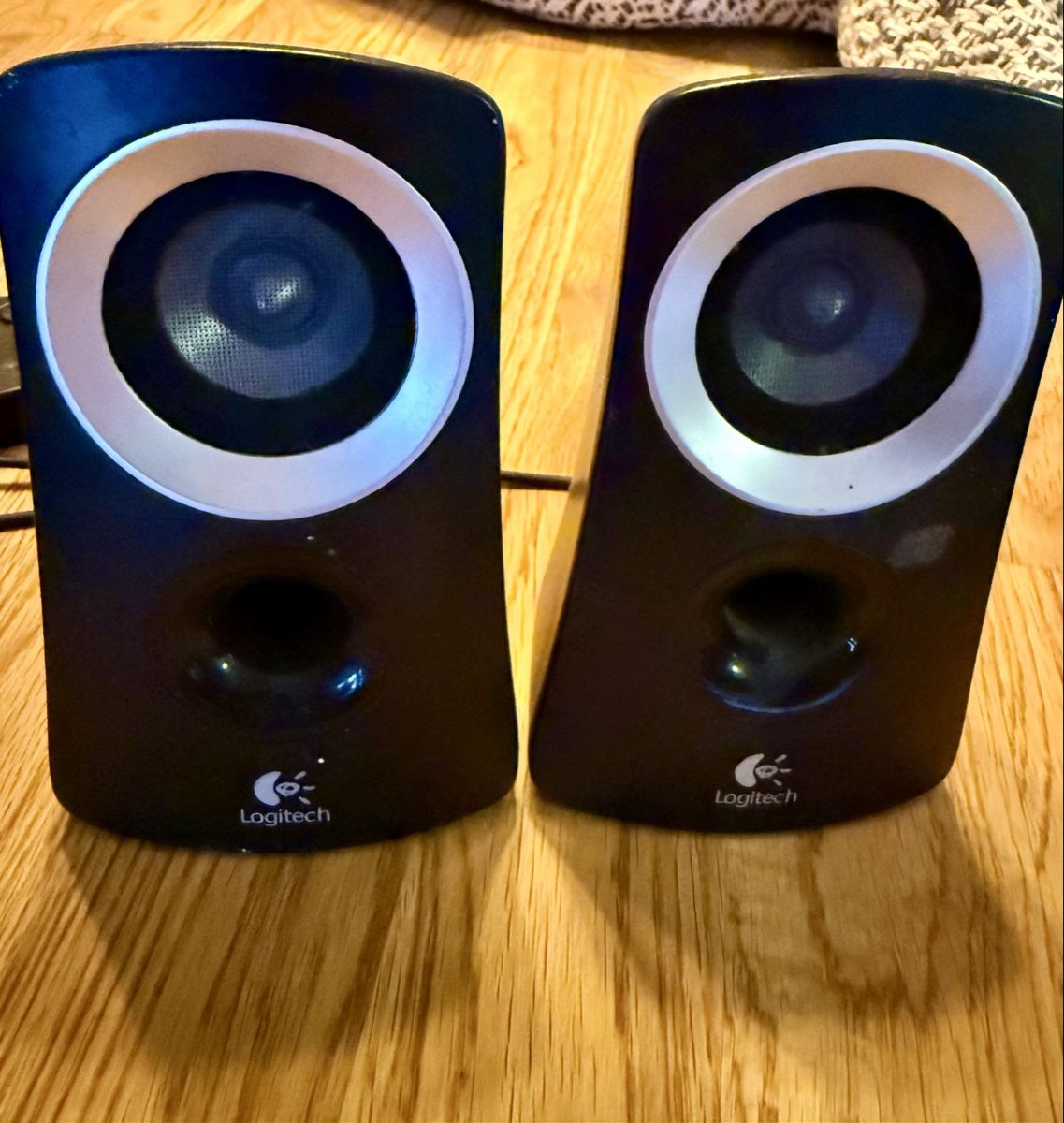 Logitech Lautsprecher: Logitech Musik Boxen inkl. Subwoofer – Gebraucht aus Solothurn von sam_2rch 1