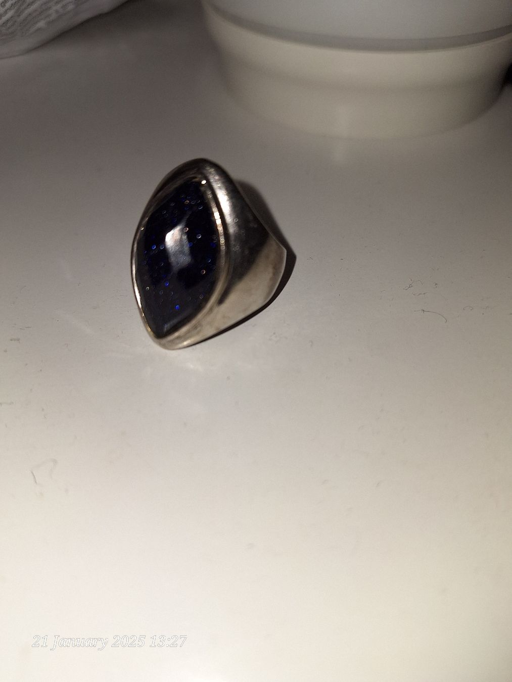 Ringe: Stylish Silver Ring with Black Stone pailetten – Neu (gemäss Beschreibung) aus Marin-Epagnier von Natasa82 2