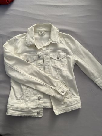 Weisse Jeansjacke der Marke Soyaconcept