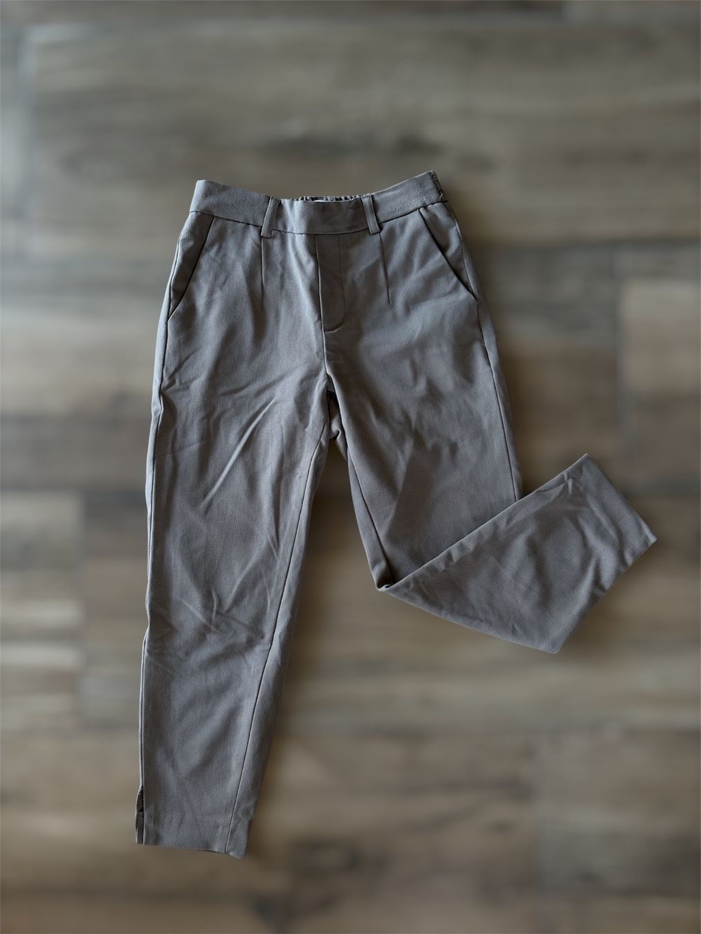 Pantaloni: Object Stoffhose Damen beige Gr. 36 – Usato da Thundorf venduto da paglialongamaria 1