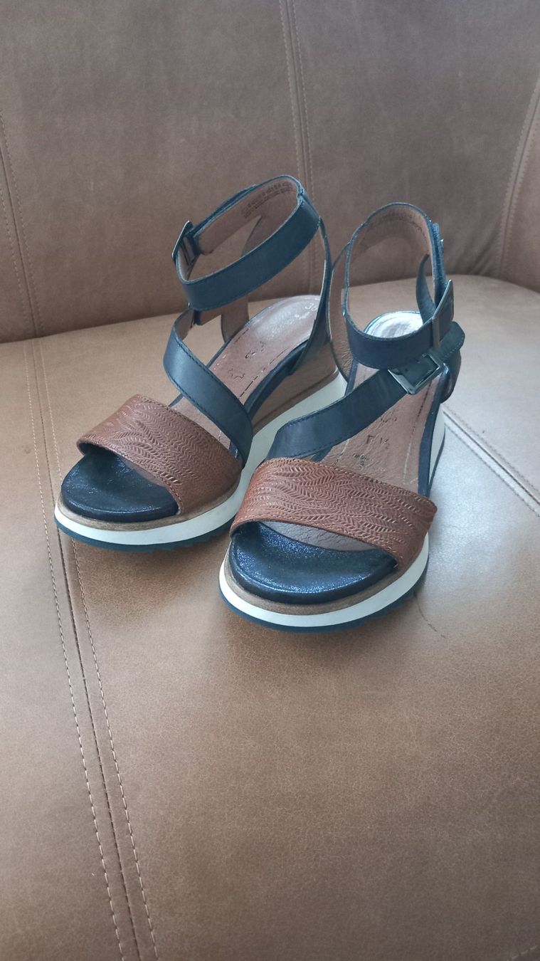 Tamaris Scarpe da donna: Sandale Tamaris Leder 38 – Usato da Eggersriet venduto da Taylorjam