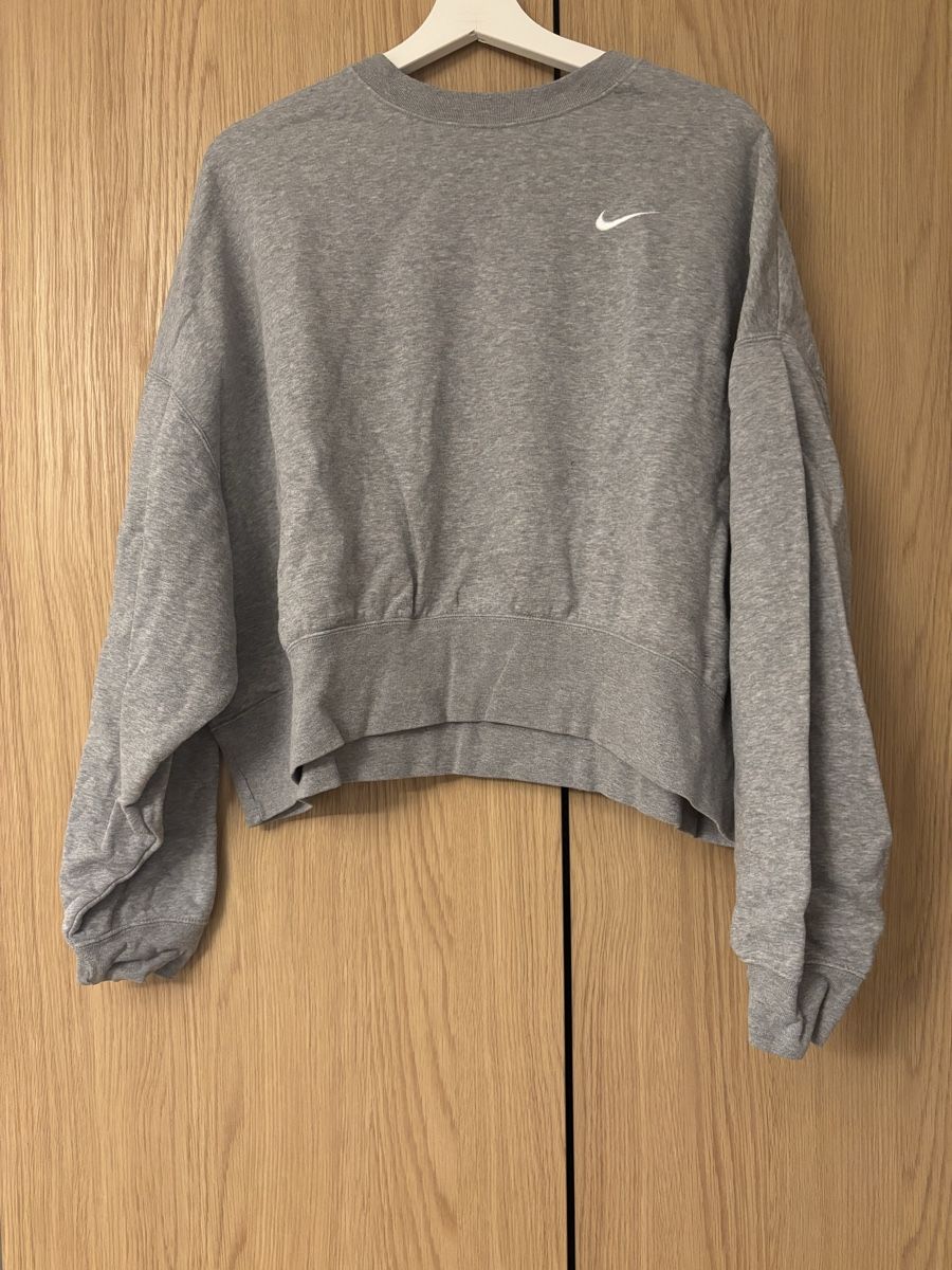 Maglioni & Felpe: Nike Damen Pullover – Usato da Zollikofen venduto da MILAN2033