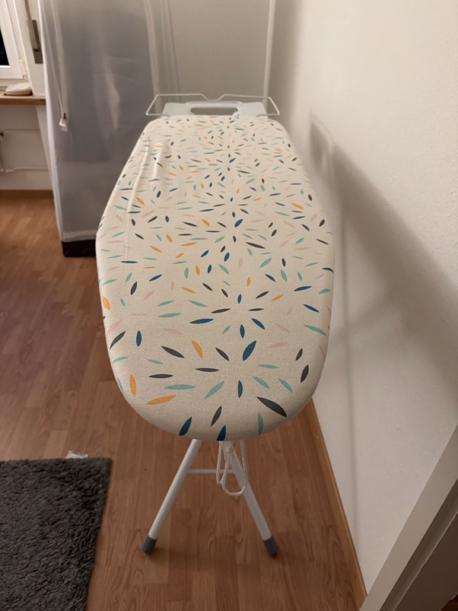 Migros Bügelbretter: Ironing Board - sturdy, compact and ready to use! – Neu (gemäss Beschreibung) aus Zürich von smanaswi 2