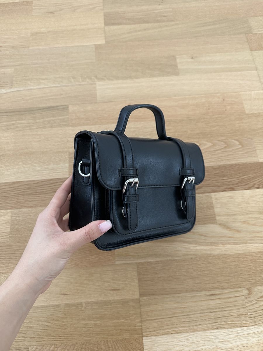 Brandy Melville Sacs femmes: Schwarze Tasche – D'occasion à Brugg AG par sanfllower 1