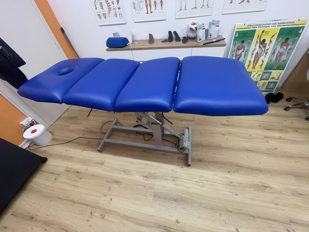 Sedie a sdraio: Massageliege blau  – Usato da Egliswil venduto da MIZ04 1