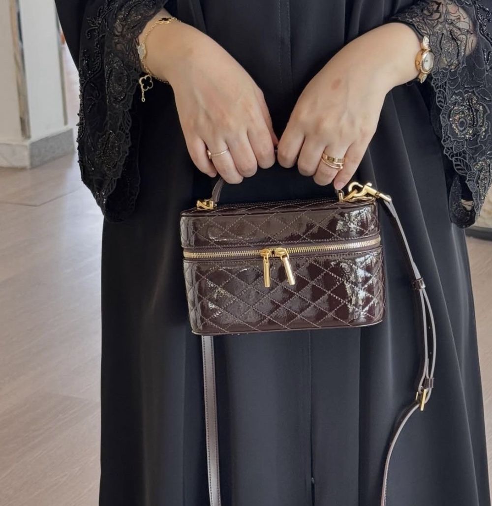 Borse da donna: Kleine Lackledertasche mit Schultergurt – Nuovo e nell'imballaggio originale da Zürich venduto da Lifestyle1