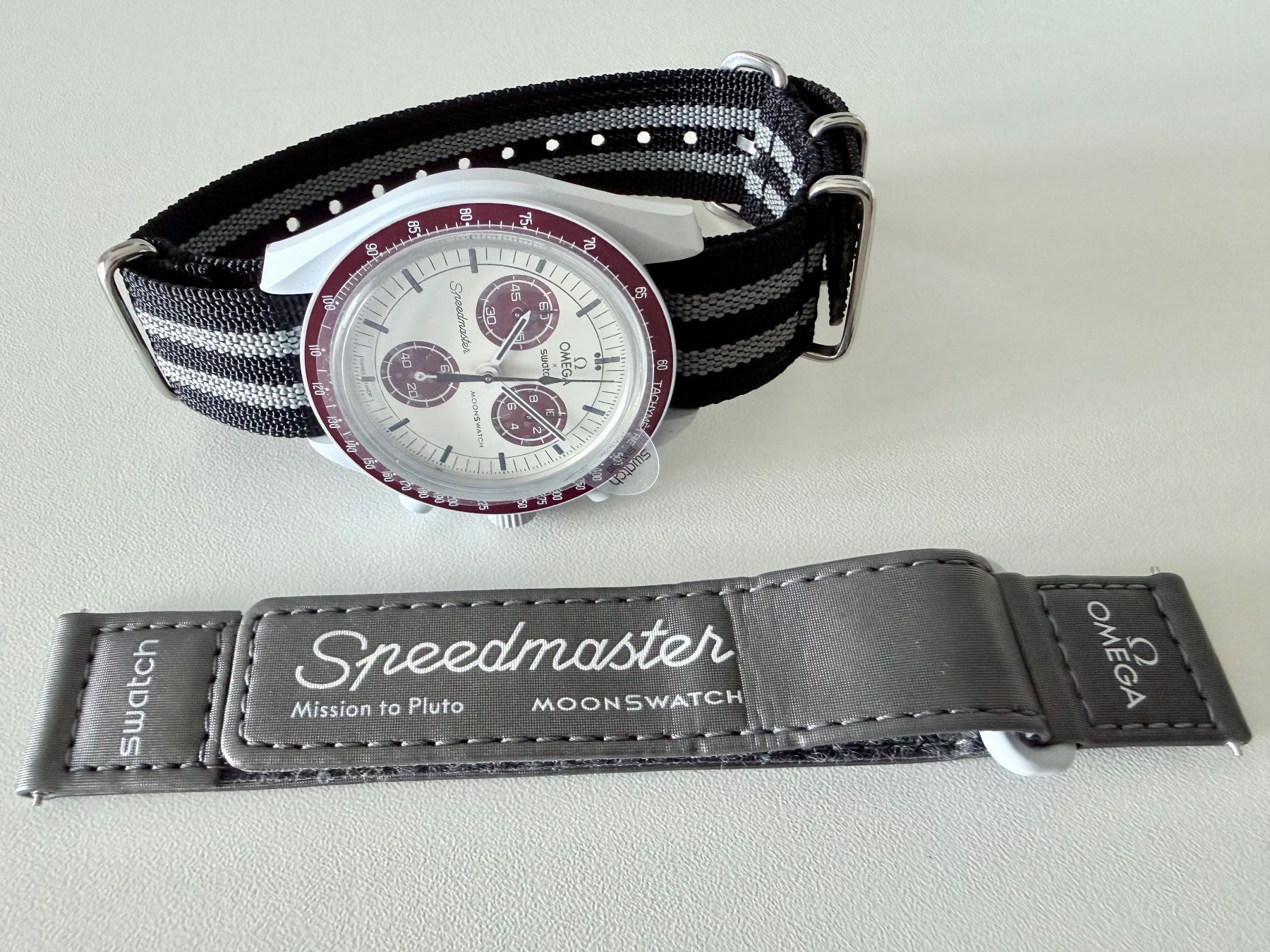 Swatch Orologi: OMEGA x SWATCH Mission to Pluto "Bond", NO box & papers – Nuovo (secondo la descrizione) da Le Mont-sur-Lausanne venduto da LycaGallery 3