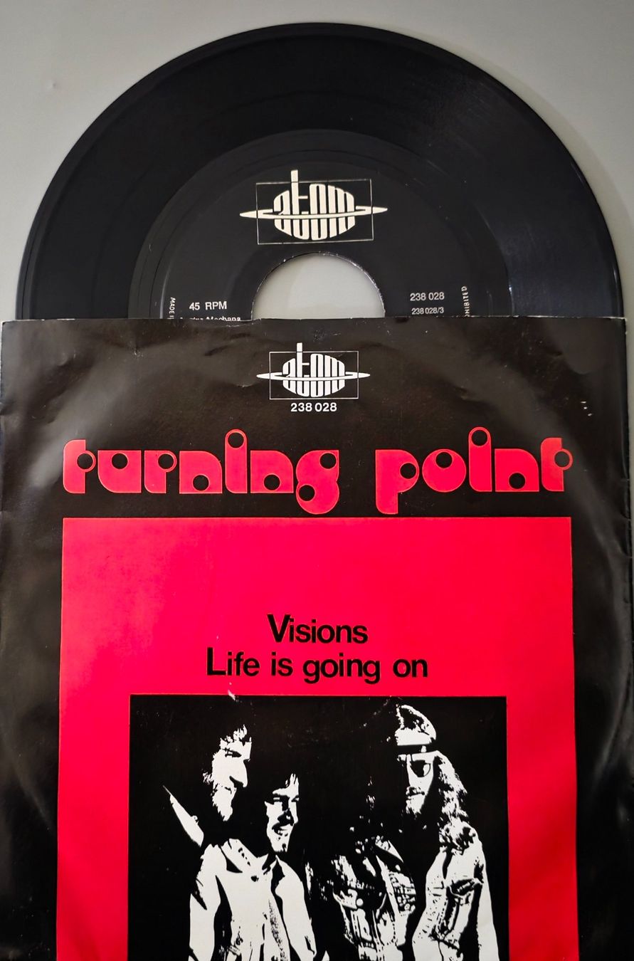 Dischi in vinile: Turning Point Single – Visions / Life Is Going On – Usato da Root venduto da atelier22