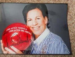 Vreni Schneider - Autogramm auf Foto