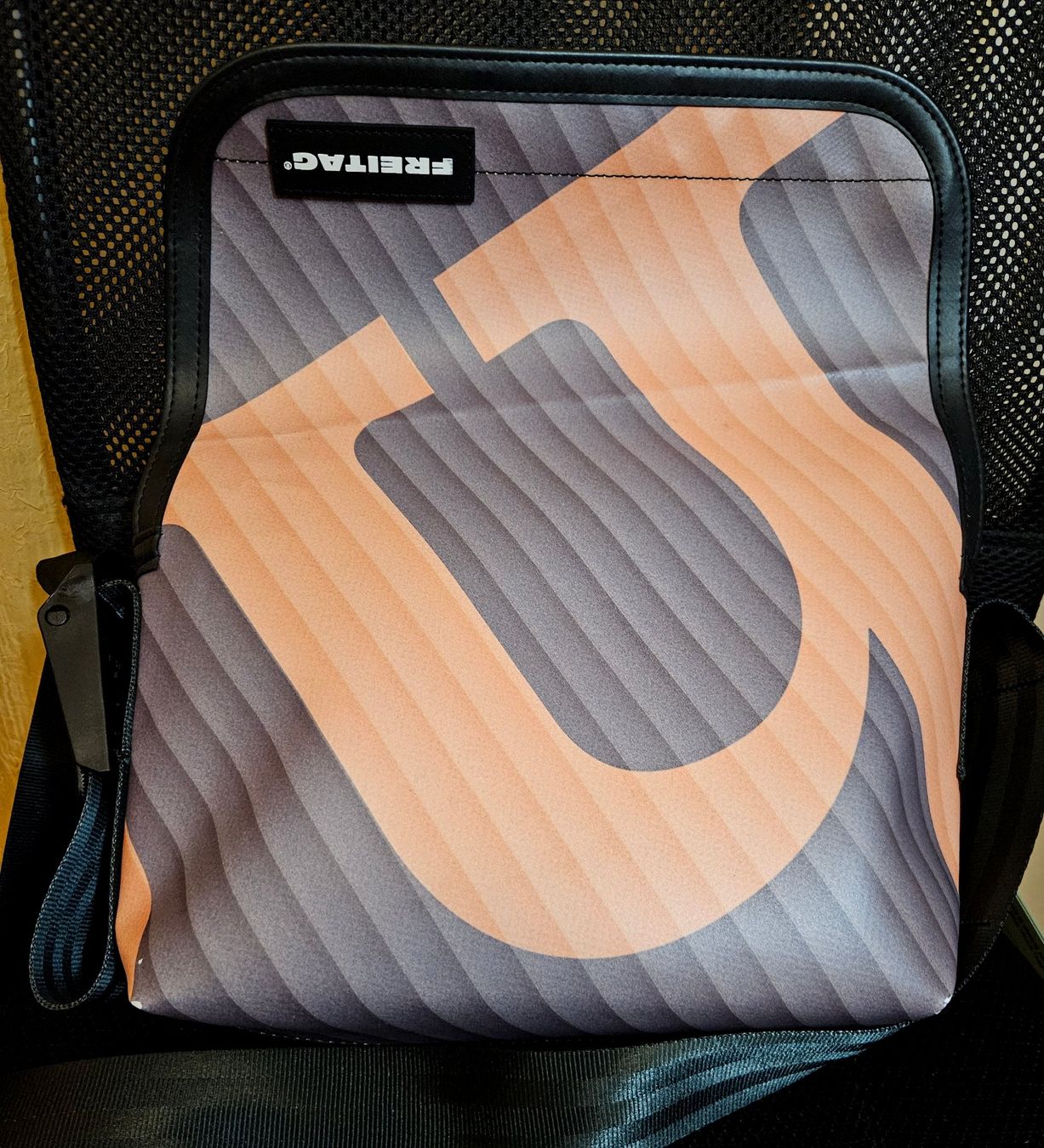 Freitag Borse: Sac Freitag F41 Hawai Five-0 – Nuovo (secondo la descrizione) da Biel/Bienne venduto da 8r3ucHt 3