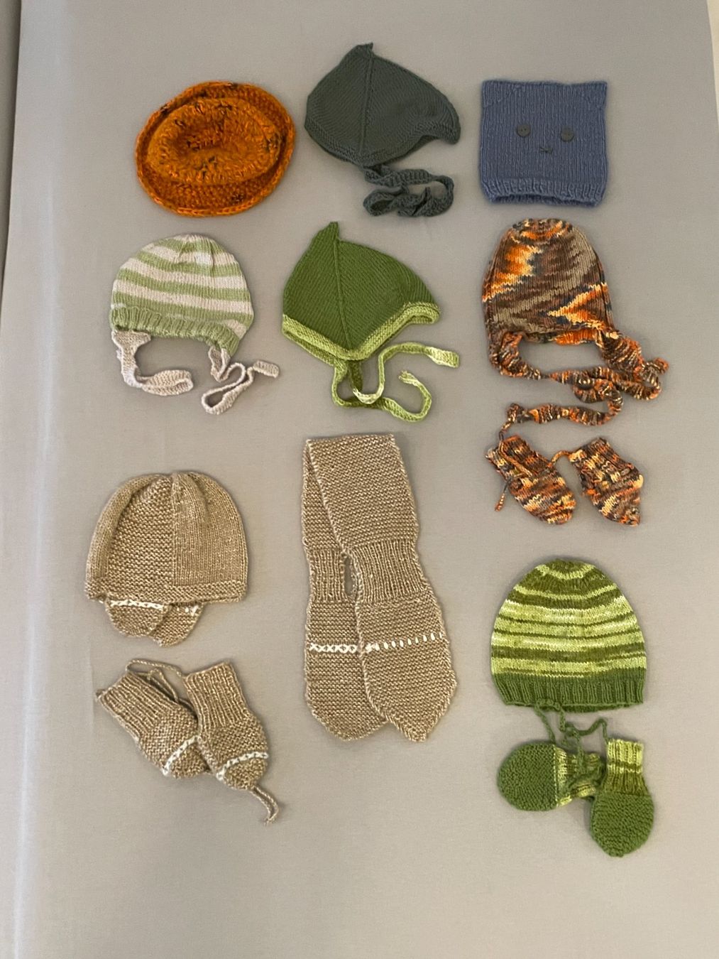 Lotti & Set di vestiti: Gestrickte Babykleider – Usato da Umiken venduto da Freundschaft 7
