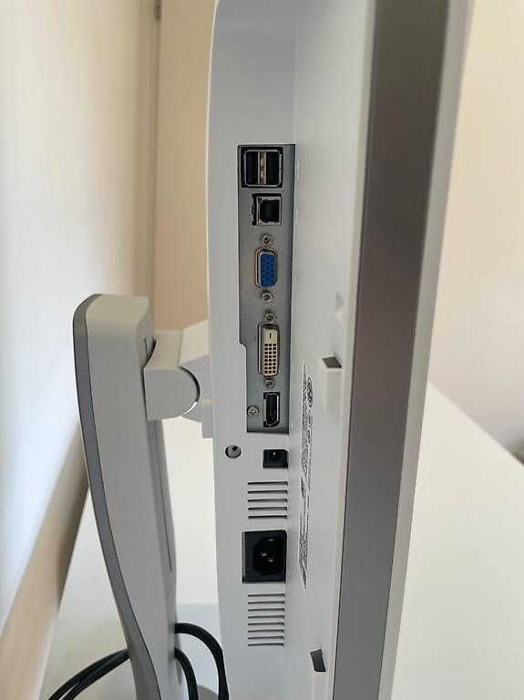 Dell Monitor: Monitor - Dell UltraSharp U2412 MWH – Usato da Buchs SG venduto da bel_8bxl 1