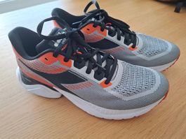 Laufschuhe Diadora grau orange, sehr guter Zustand,Grösse 44