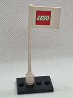 LEGO 3596pb03 Flag on Flagpole Straight with Small LEGO Logo