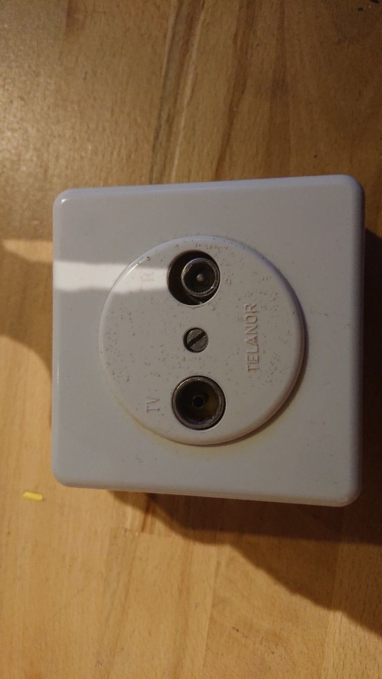 Stecker: Fernsehsteckdose – Gebraucht aus Gelterkinden von martinom