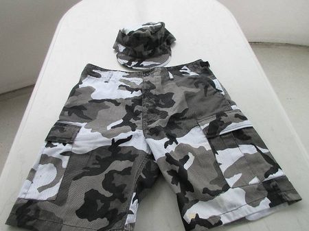 Neue Original US Army Shorts und Cap