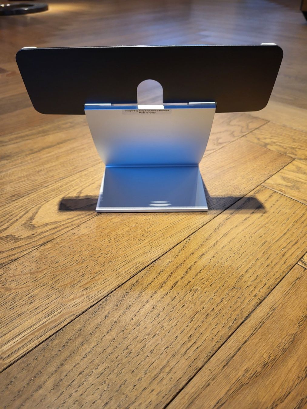 Supporti a parete: Table Stand Beosound 35 Bang & Olufsen – Usato da Sion venduto da Bang-OlufsenSion 1