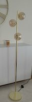 Moderne goldene Stehlampe mit 3 Glaskugeln