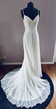 SUMMER SALE!  Valerie romantisches Brautkleid in 34/36