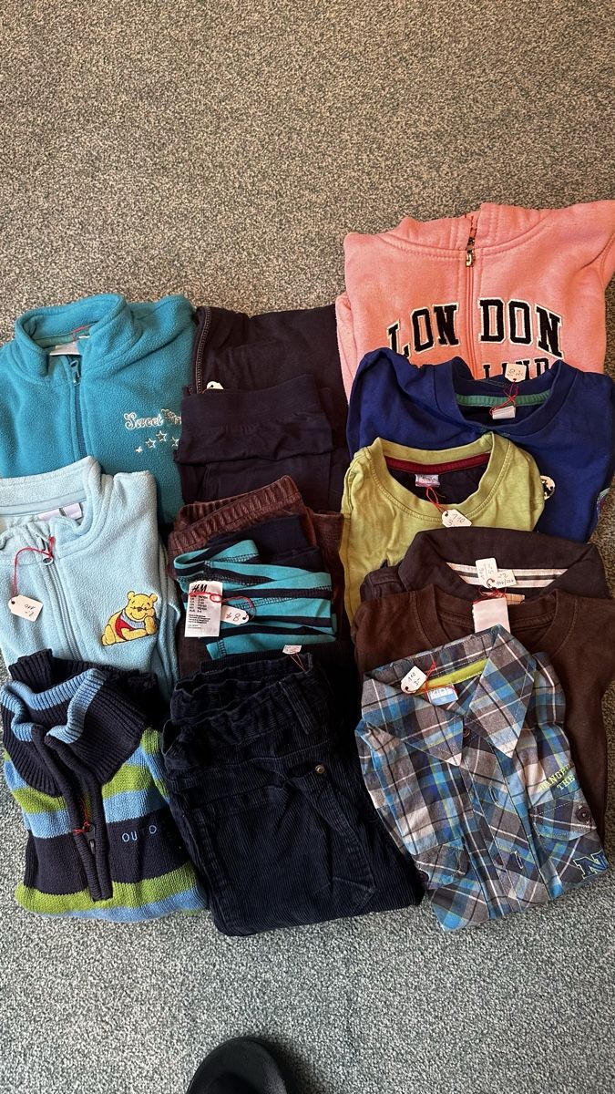 Lotti & Set di vestiti: Kleider Paket Jungen 110-116 – Usato da Rheinfelden venduto da stobifant 1