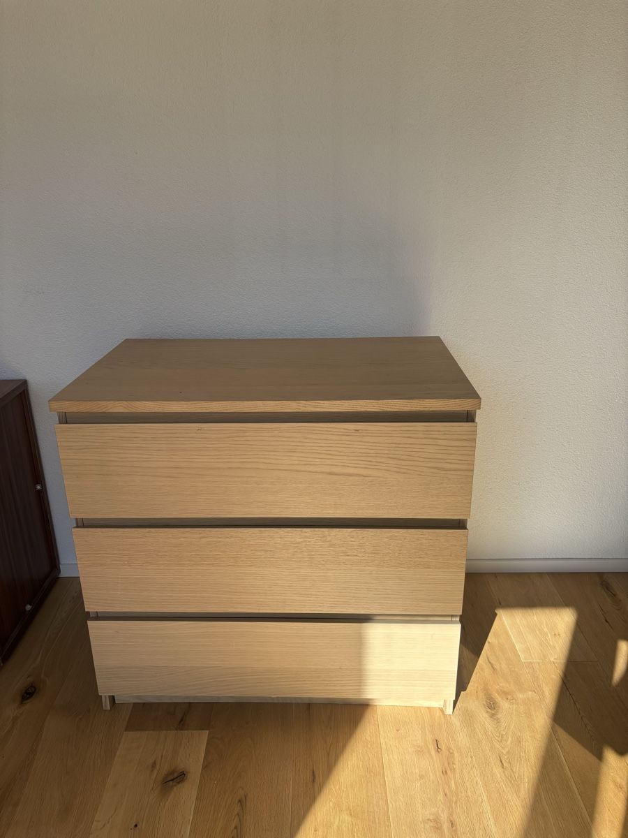 Cassettiere: Kommode Eicheoptik 3 Schubladen guter Zustand – Usato da Biel/Bienne venduto da nig_j8st 1