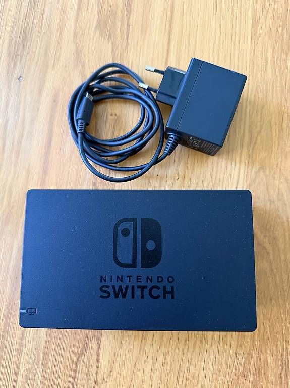 Nintendo Adattatori & Cavi: Station d'accueil Nintendo Switch originale – Usato da Lausanne venduto da nib_tiptop