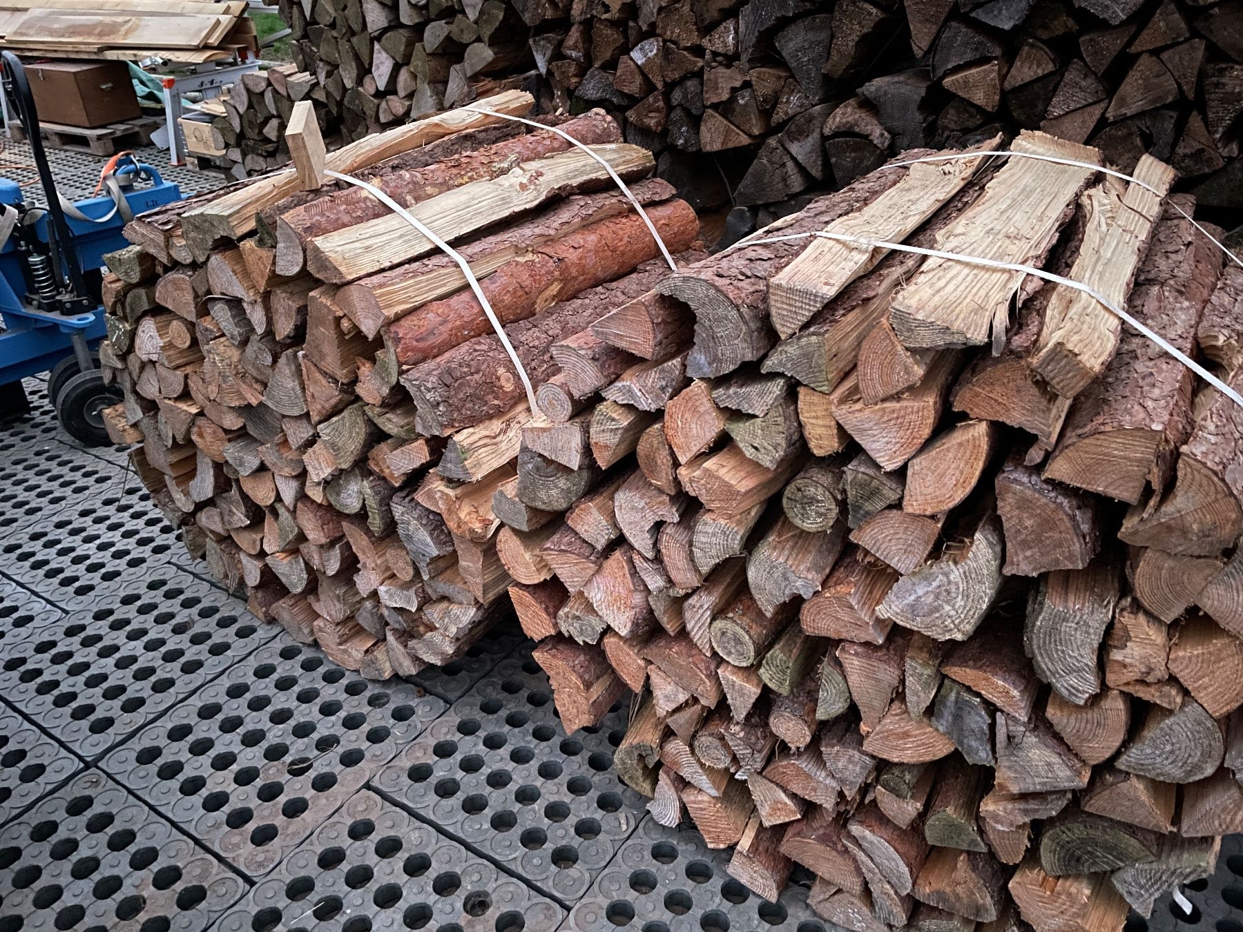 Articles en bois: Brennholz Nadelholz 1m – Neuf (Voir description) à Egnach par larssigner 1