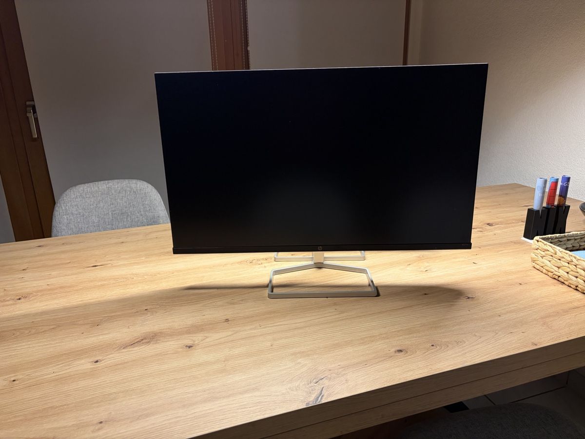 Hewlett Packard Monitor: HP Monitore 27“ – Nuovo (secondo la descrizione) da Brüttelen venduto da Renato1986 1